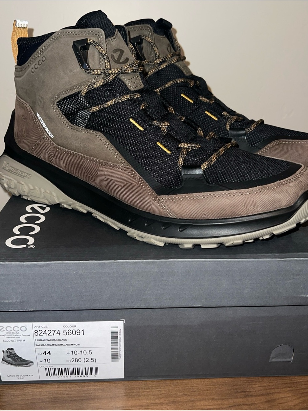 ECCO ult-trn Men's Waterproof Brown & Black Hiker Sneaker
